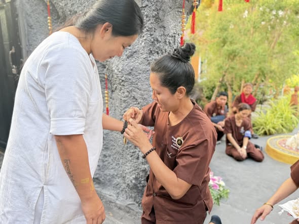สาเหตุที่ผู้ปฏิบัติธรรมและ”สายพลังงาน”ไหลเข้าสู่ประตูธรรม ๕ หนเหนือ